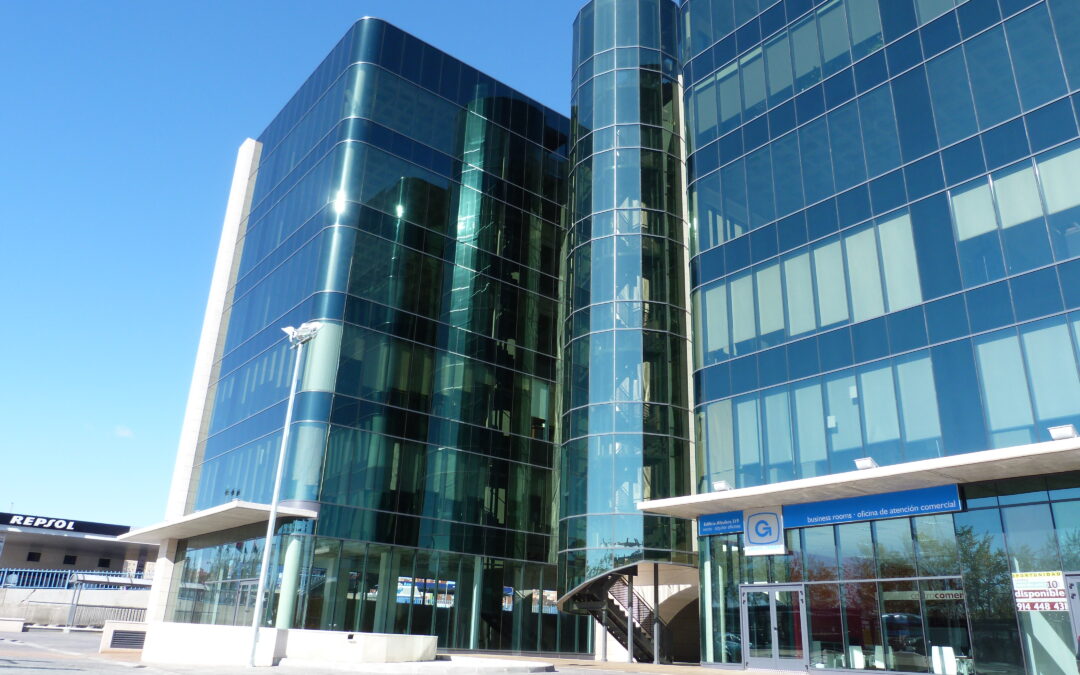 Alquiler de oficina grande en Madrid junto a M-40